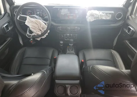 2024 Jeep Wrangler Sahara z USA, uszkodzony, nr VIN 1C4PJXENXRW120231